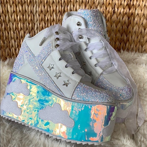 NIB YRU White Holographic Sky Sky Platforms - Picture 7 of 8